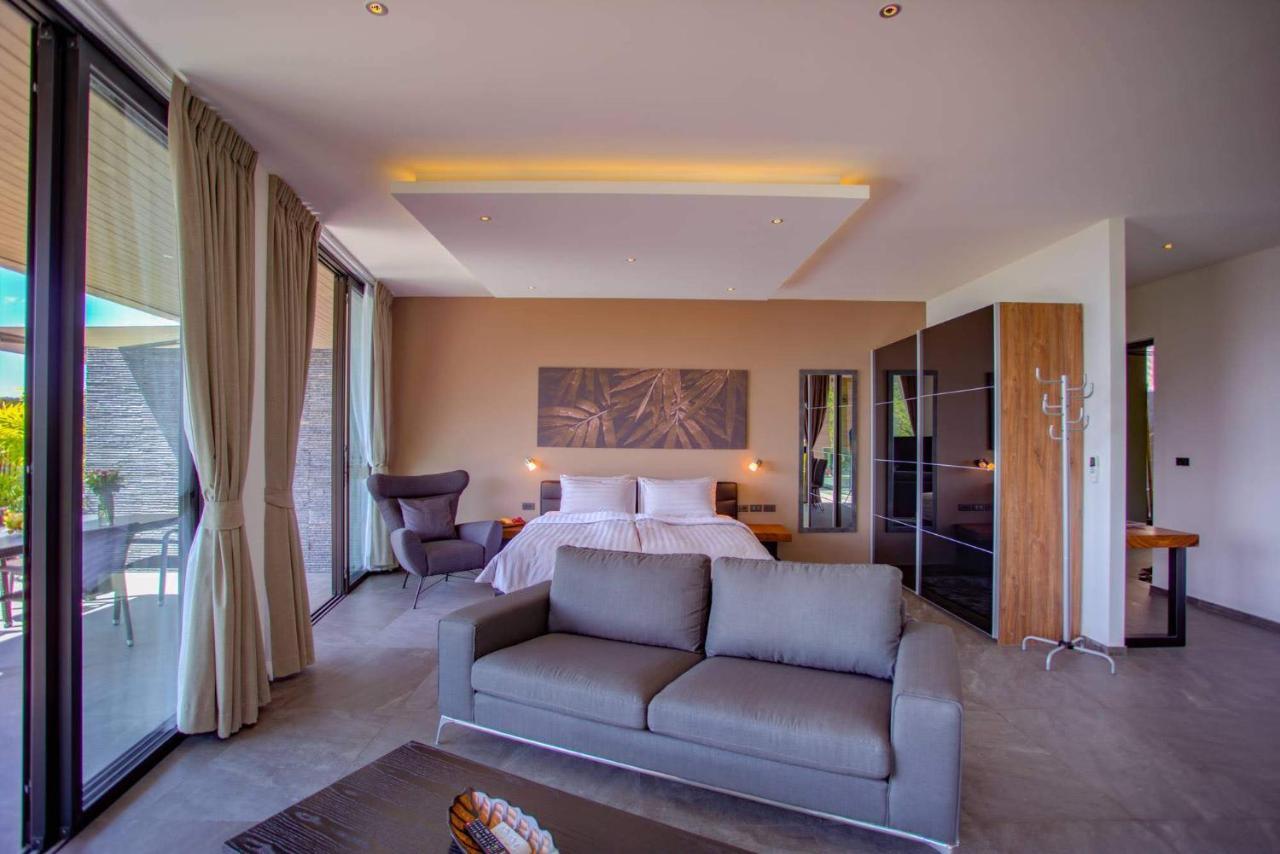 Aparthotel Ocean Rock Kalim Patong Esterno foto