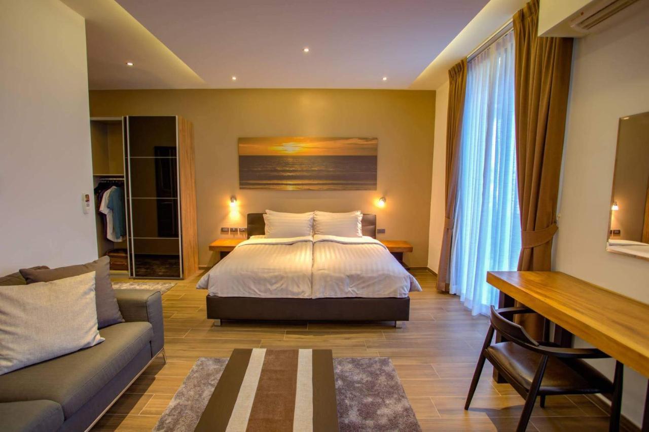 Aparthotel Ocean Rock Kalim Patong Esterno foto