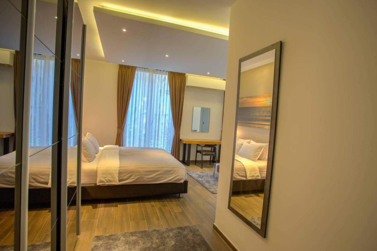 Aparthotel Ocean Rock Kalim Patong Esterno foto